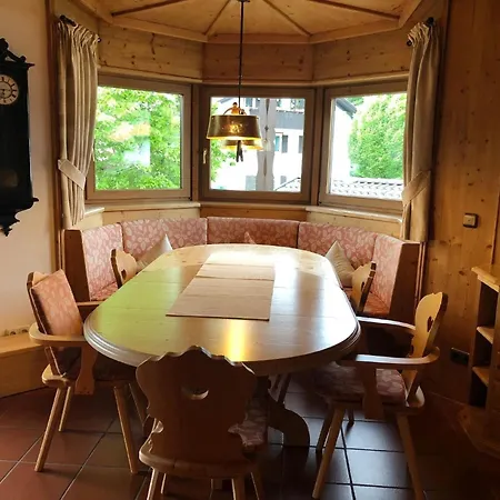 Ferienwohnung Katharina ガルミッシュ・パルテンキルヒェン